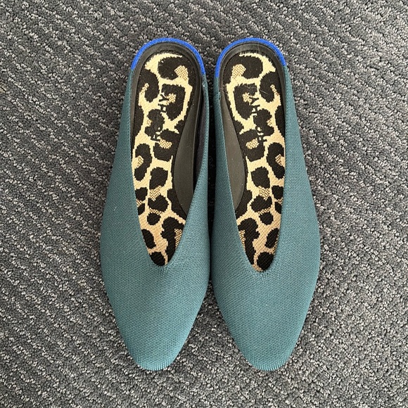 Rothy's almond flats - Picture 1 of 2